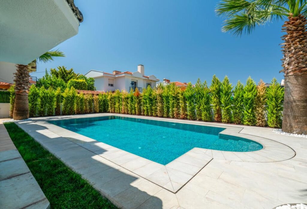 إنشاء مسابح بجدة