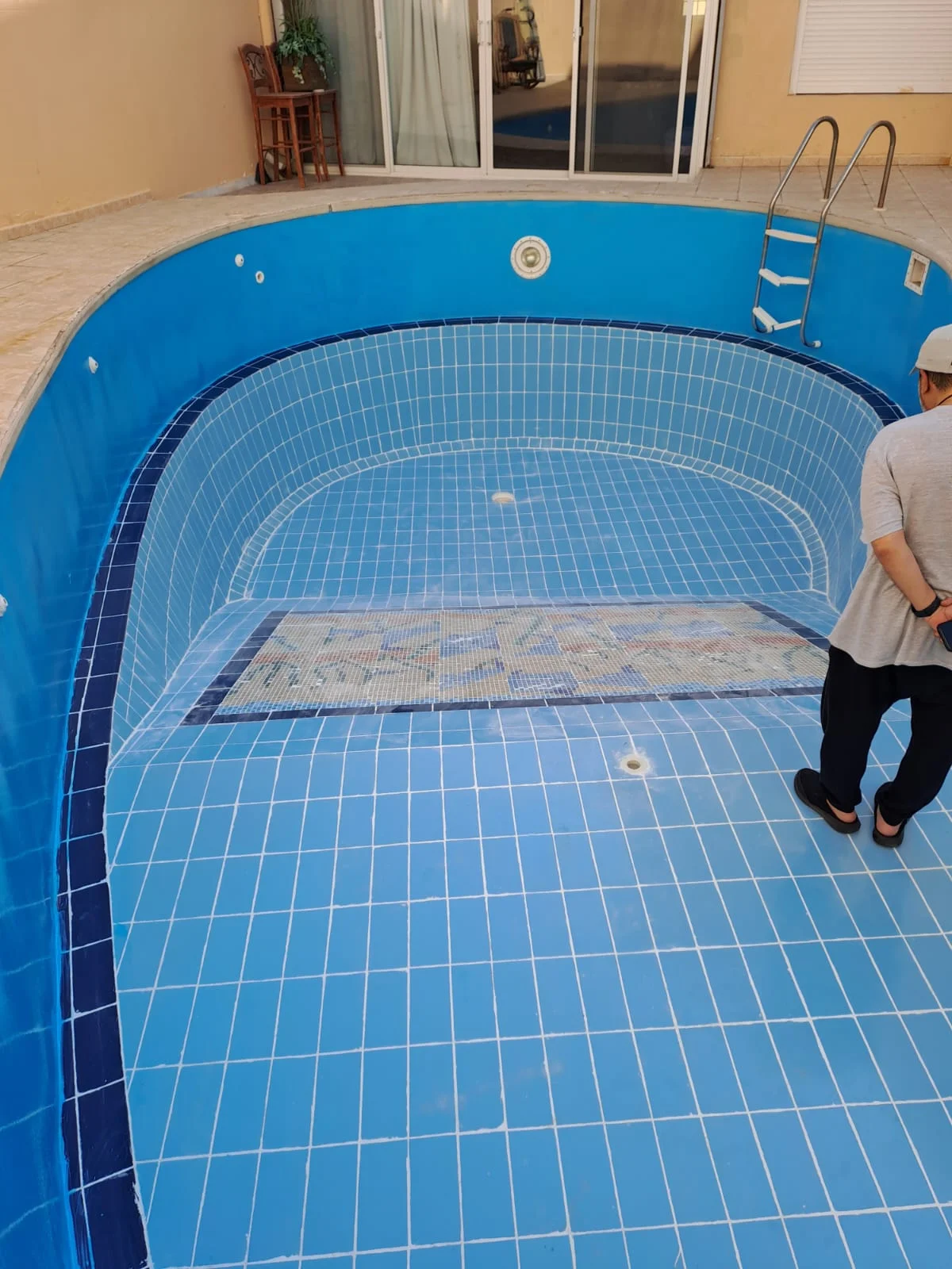 كشف تسربات المسابح